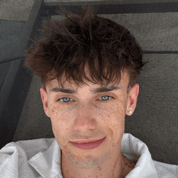 mckennacrisp avatar