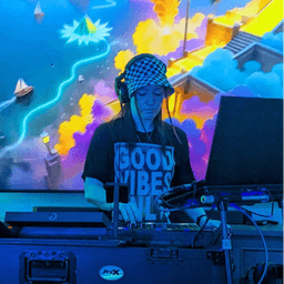 DJMadamMixie avatar